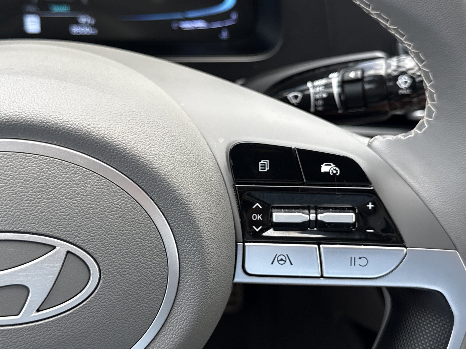 Certified 2026 Hyundai Elantra Sport FWD image 21