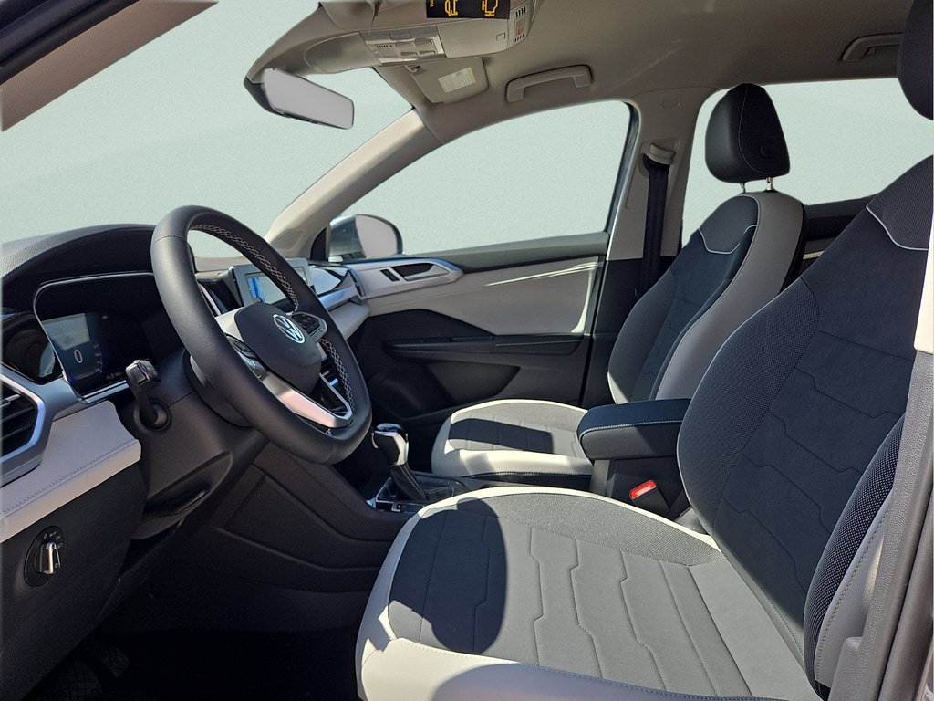 New 2026 Volkswagen Taos SE FWD image 16