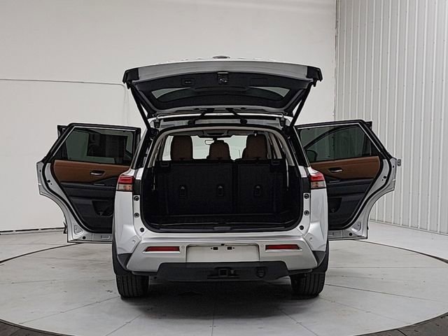 Used 2025 Nissan Pathfinder Platinum w/ Cargo Package image 14
