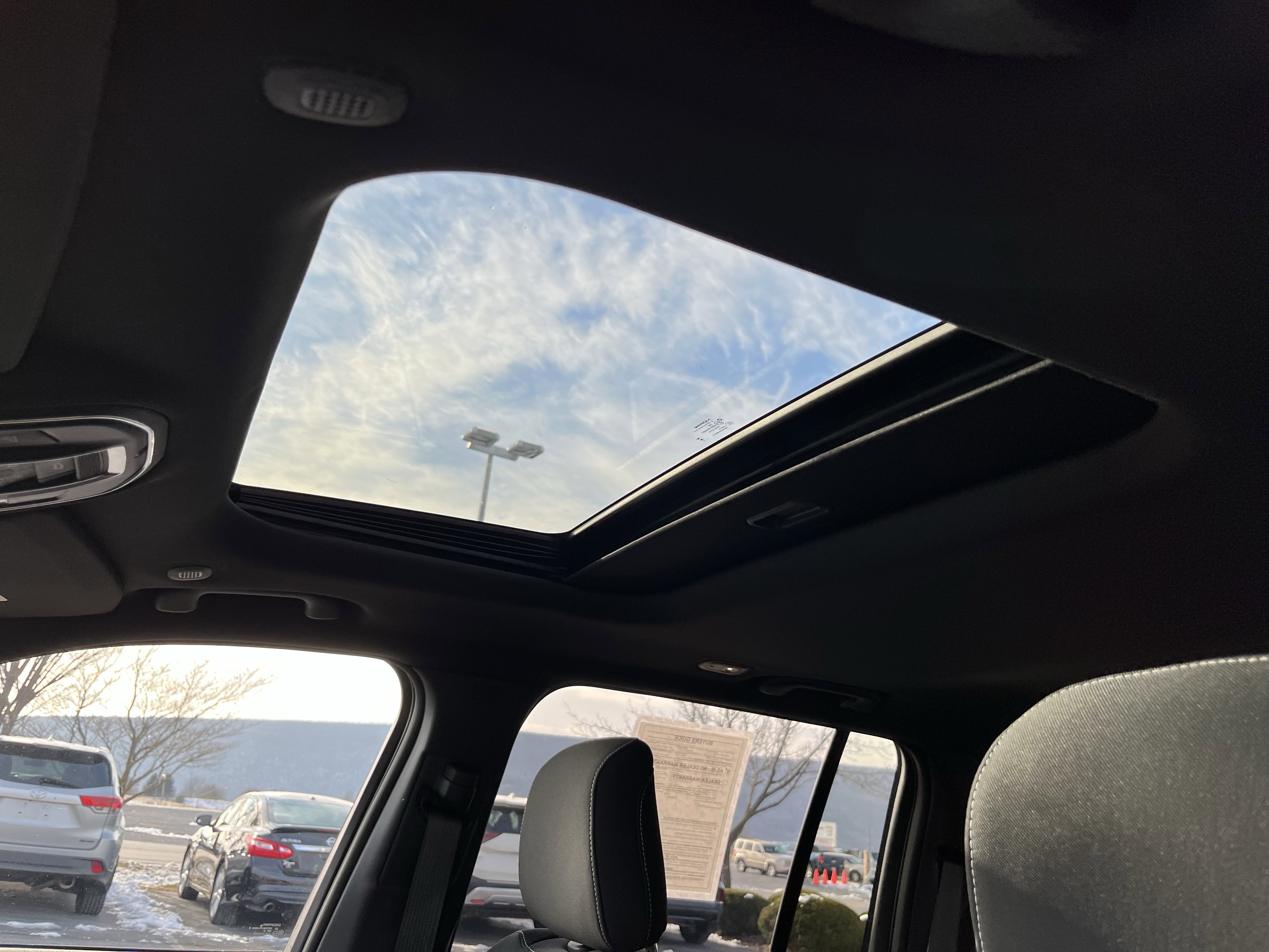 Used 2025 Jeep Grand Cherokee Laredo X w/ Luxury Tech Group I image 19