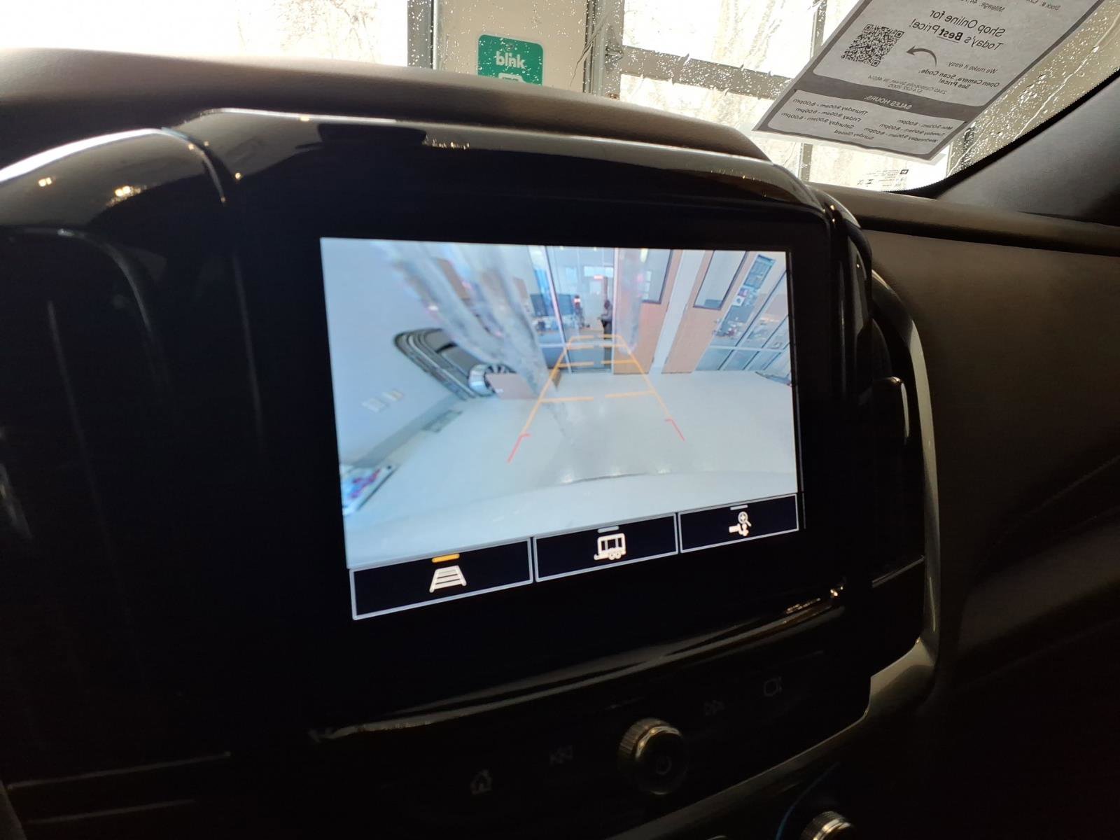 Used 2023 Chevrolet Traverse LT image 18