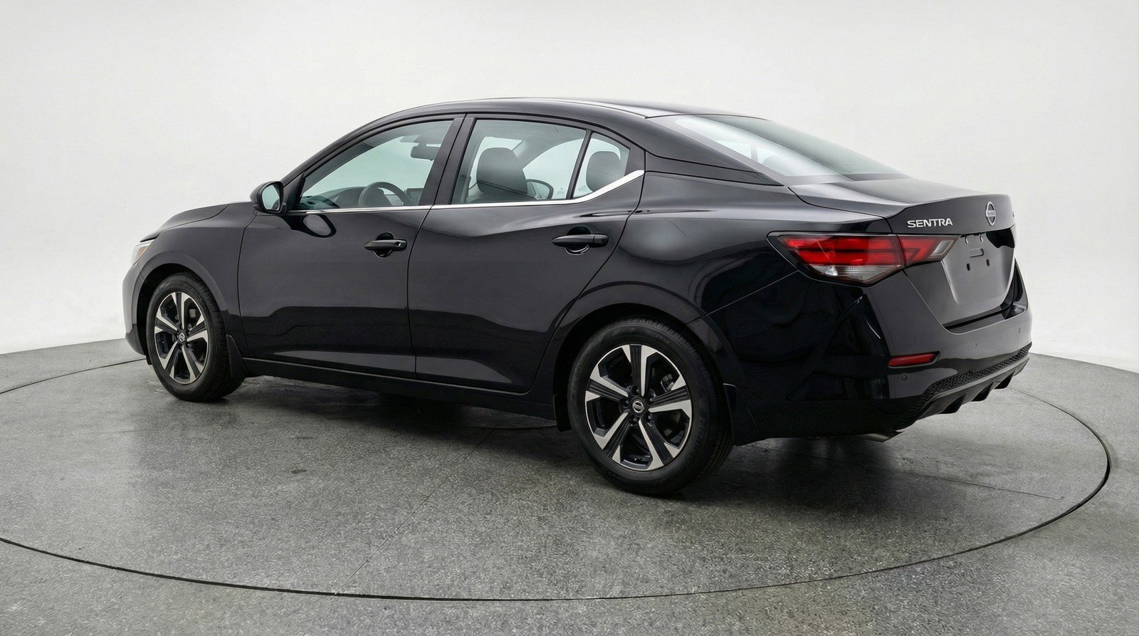 Used 2025 Nissan Sentra SV image 6