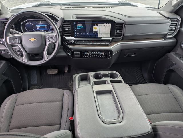 Used 2025 Chevrolet Silverado 2500 LT w/ Convenience Package image 17