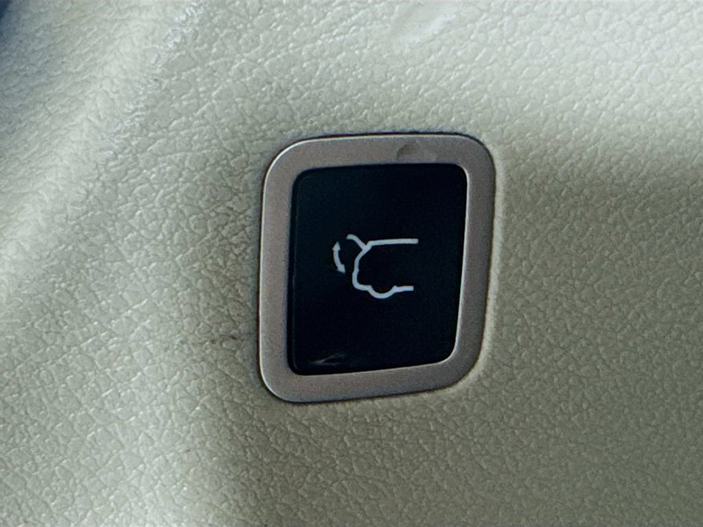 Used 2022 Chrysler Pacifica Touring-L FWD image 30