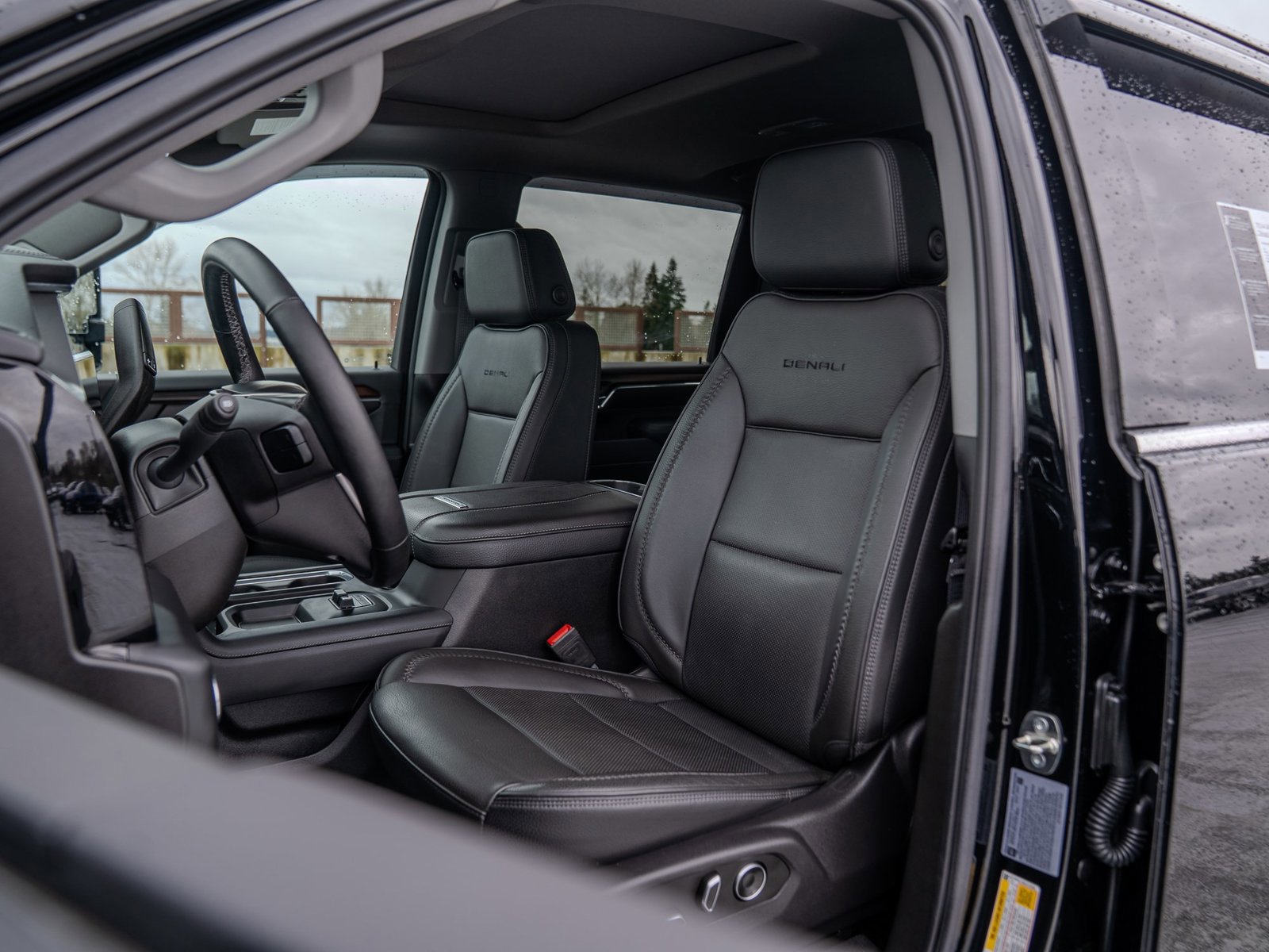 Used 2024 GMC Sierra 2500 Denali w/ Denali Reserve Package image 17