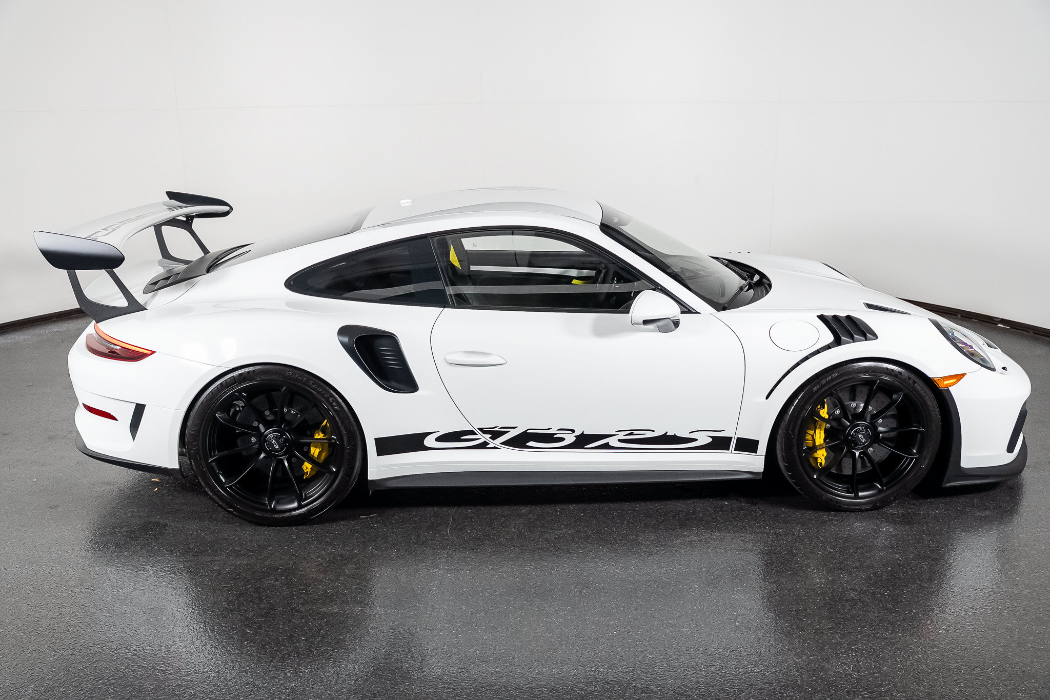 Used 2019 Porsche 911 GT3 RS RWD image 45