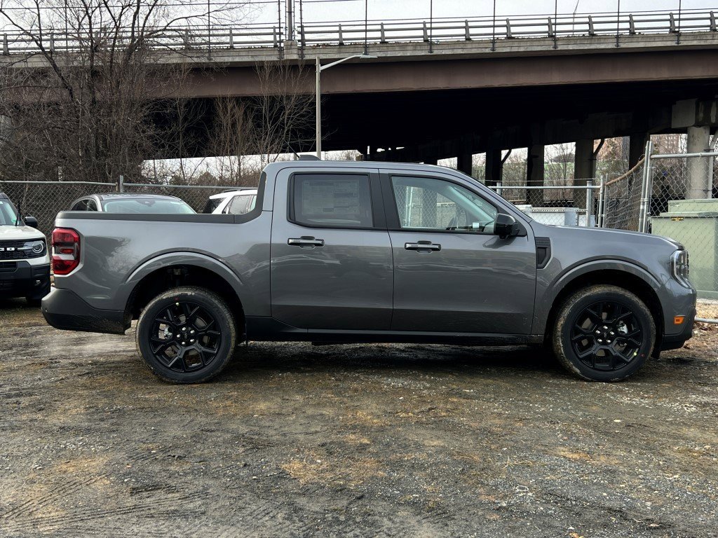 New 2026 Ford Maverick Lariat w/ Black Appearance Package image 3