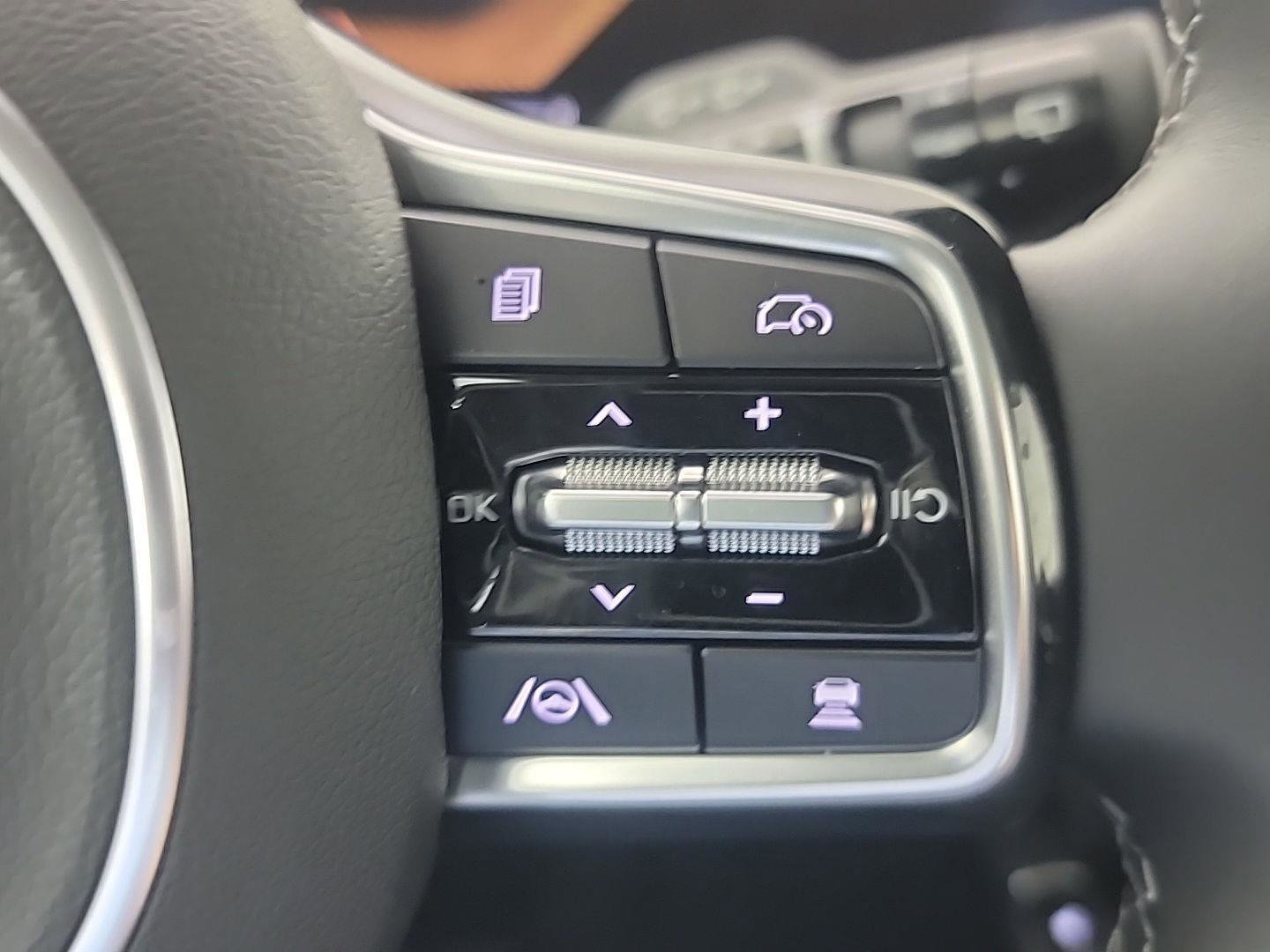 Used 2025 Kia Sorento EX w/ Panoramic Sunroof Package image 27