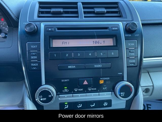 Used 2012 Toyota Camry L image 12
