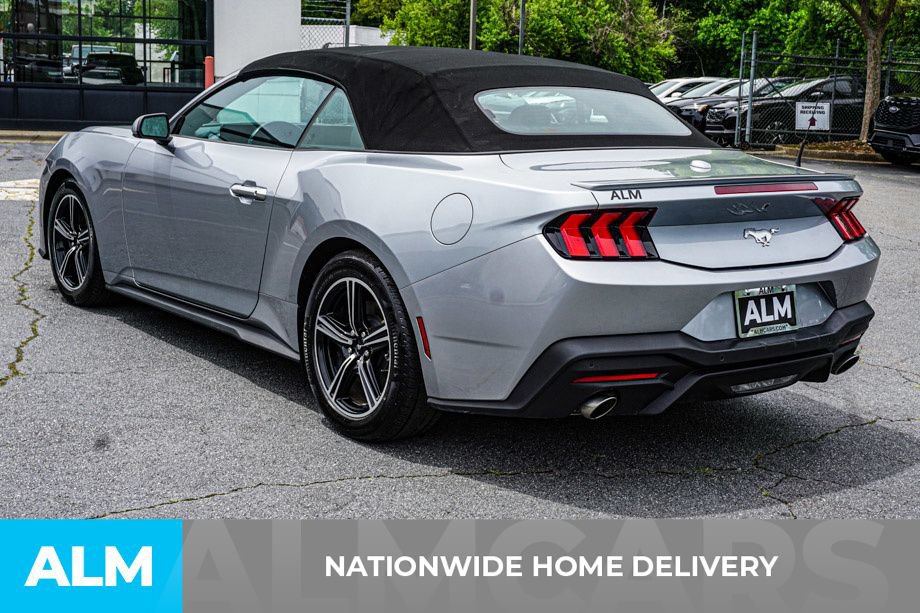 Used 2025 Ford Mustang Premium RWD image 4