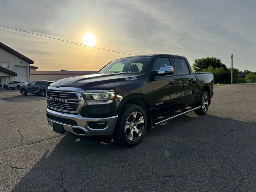Used 2023 RAM 1500 Laramie AWD/4WD image 11