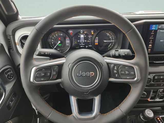 Used 2024 Jeep Wrangler Unlimited Sahara AWD/4WD image 11