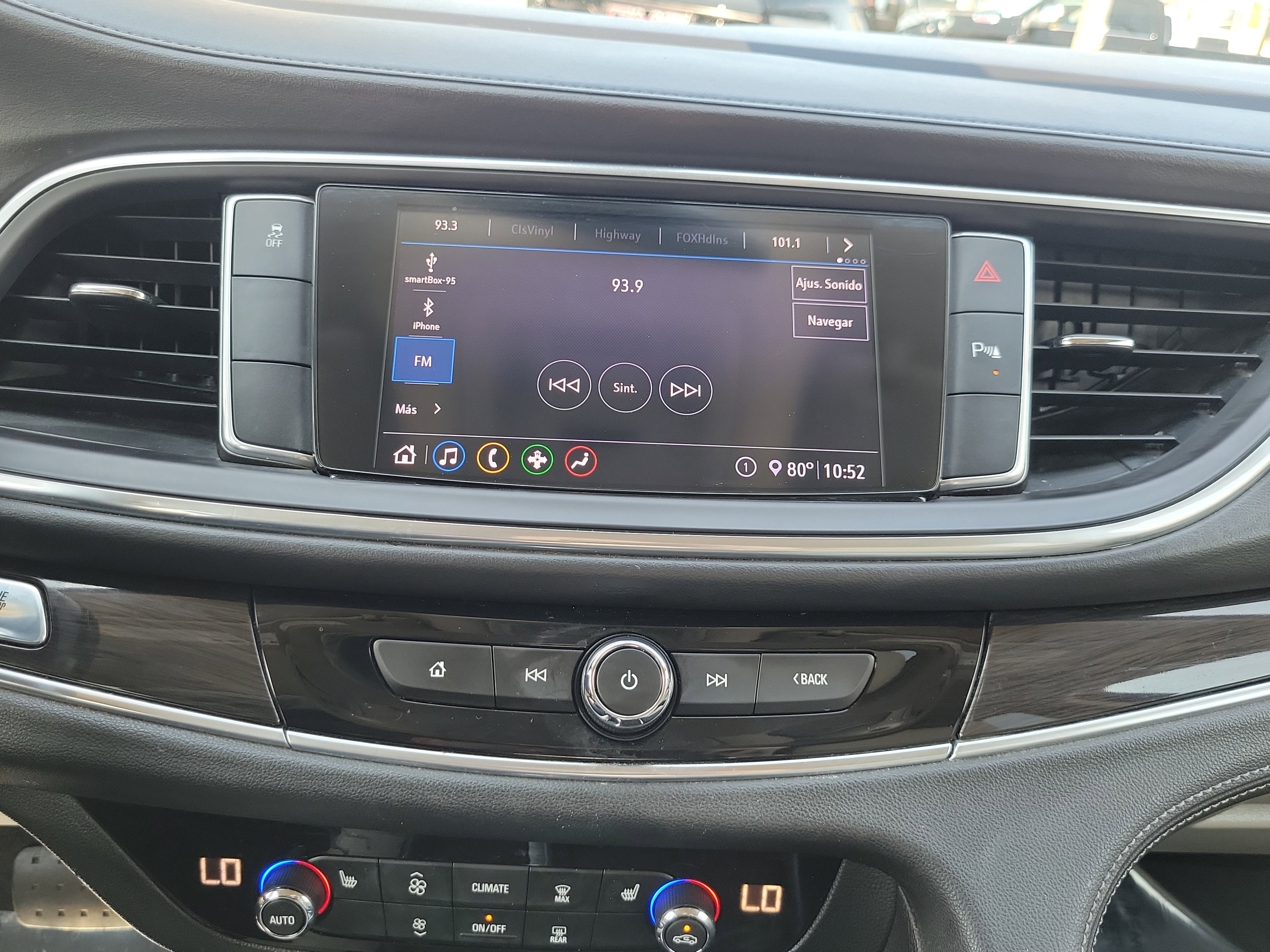 Used 2020 Buick Enclave Essence FWD image 21
