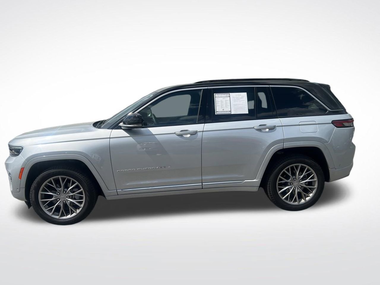 Used 2025 Jeep Grand Cherokee Summit image 2