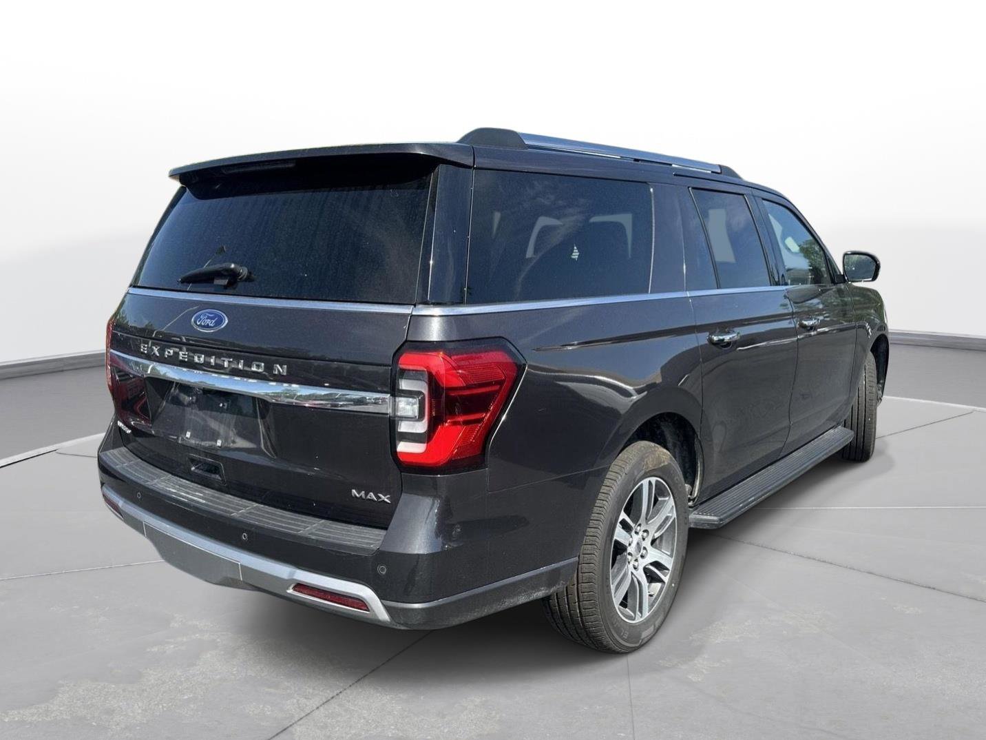 Used 2024 Ford Expedition Max Limited AWD/4WD image 6