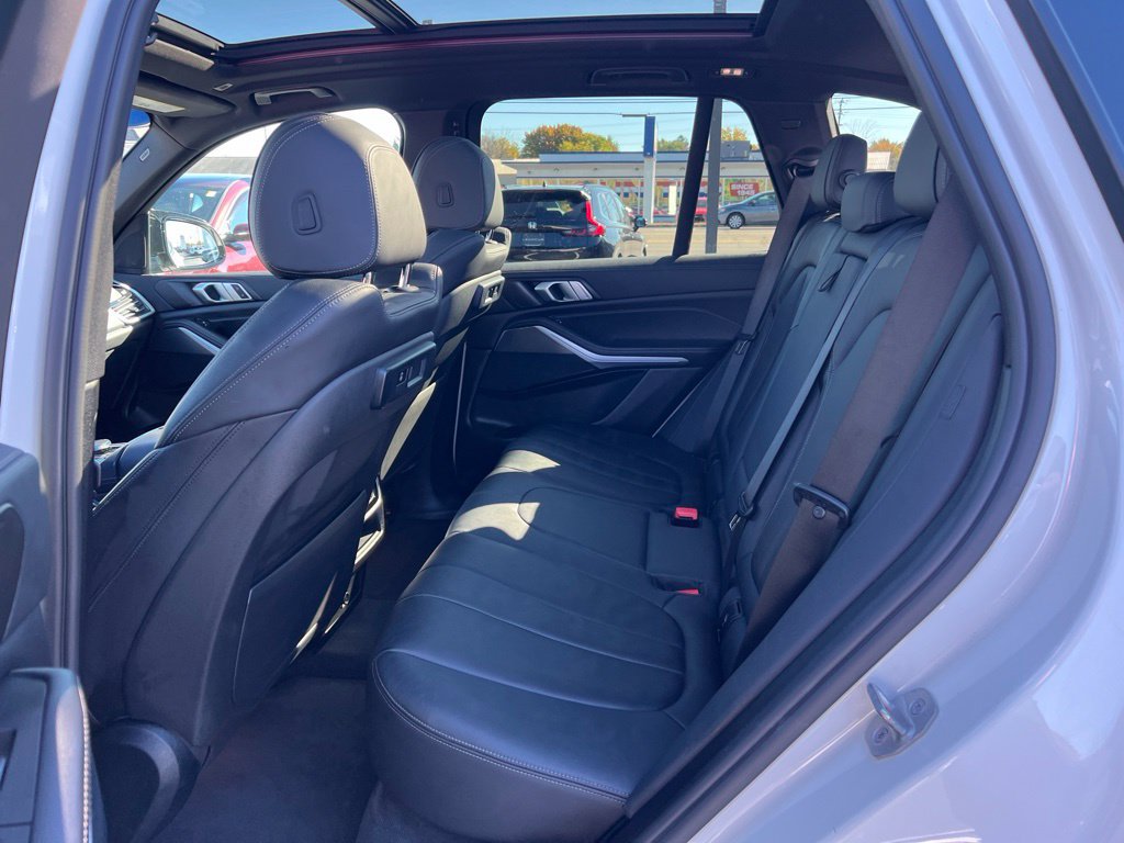 Used 2021 BMW X5 xDrive40i w/ M Sport Package AWD/4WD image 24
