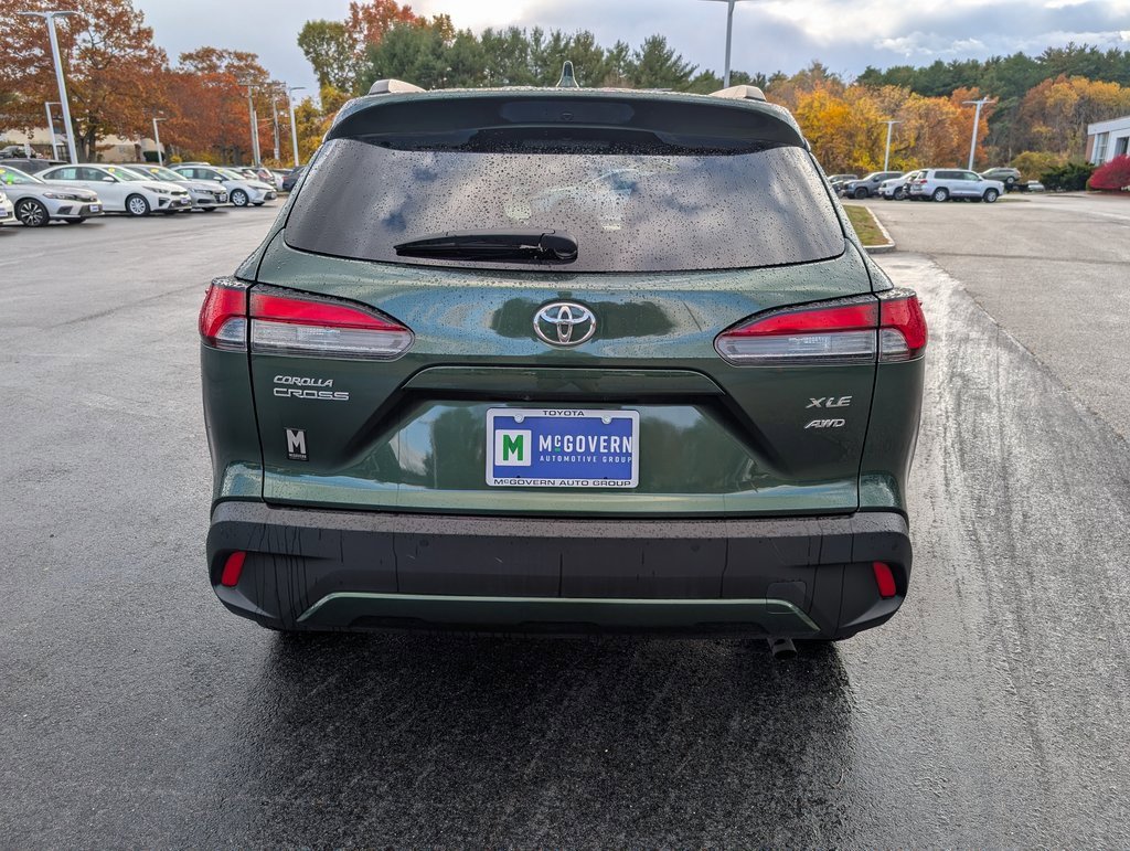 Used 2024 Toyota Corolla Cross XLE w/ Convenience Package image 4