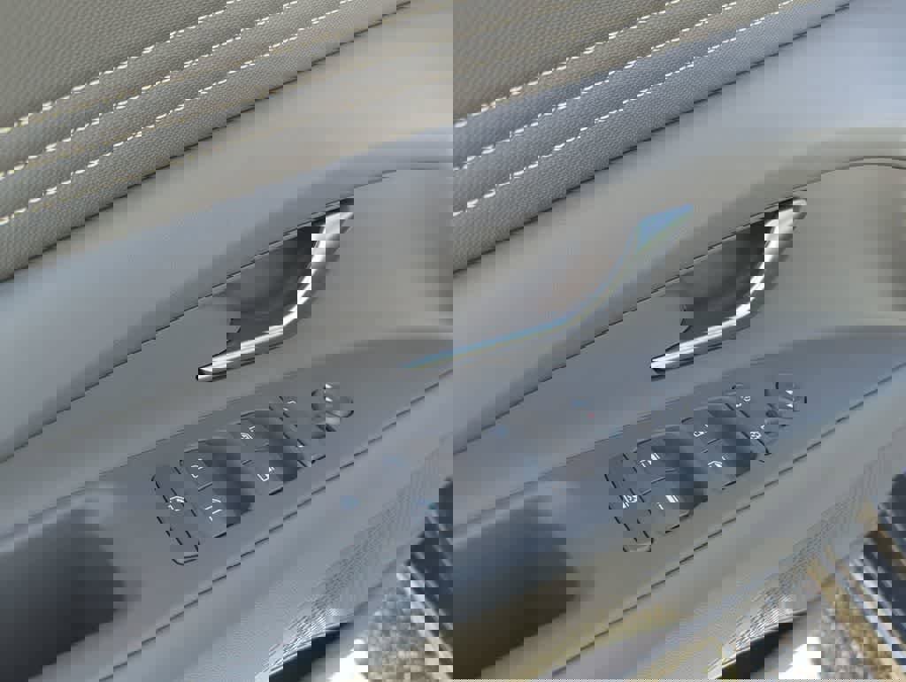 New 2026 Hyundai Elantra Sport FWD image 17