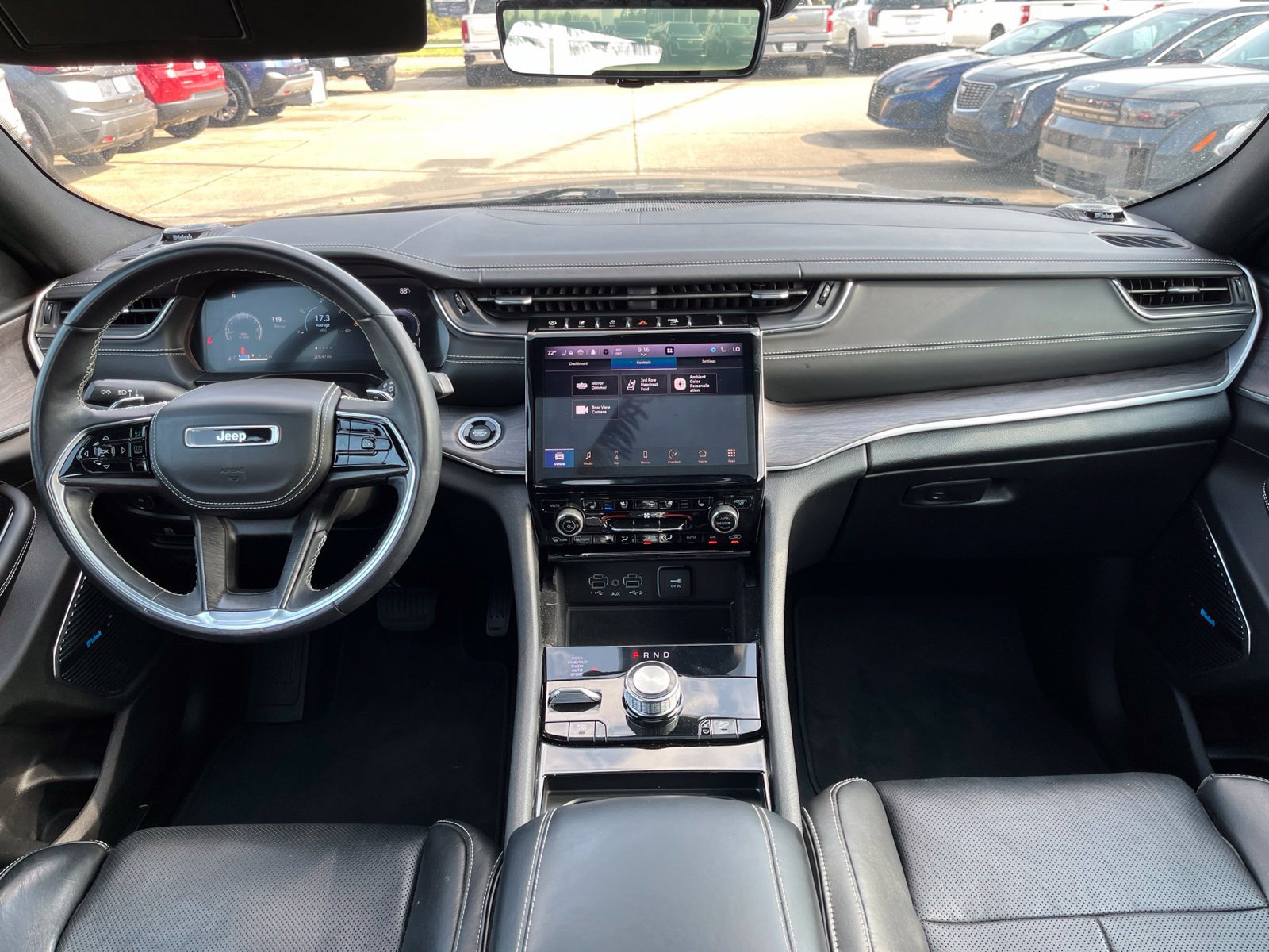 Used 2021 Jeep Grand Cherokee L Overland w/ Luxury Tech Group IV AWD/4WD image 9