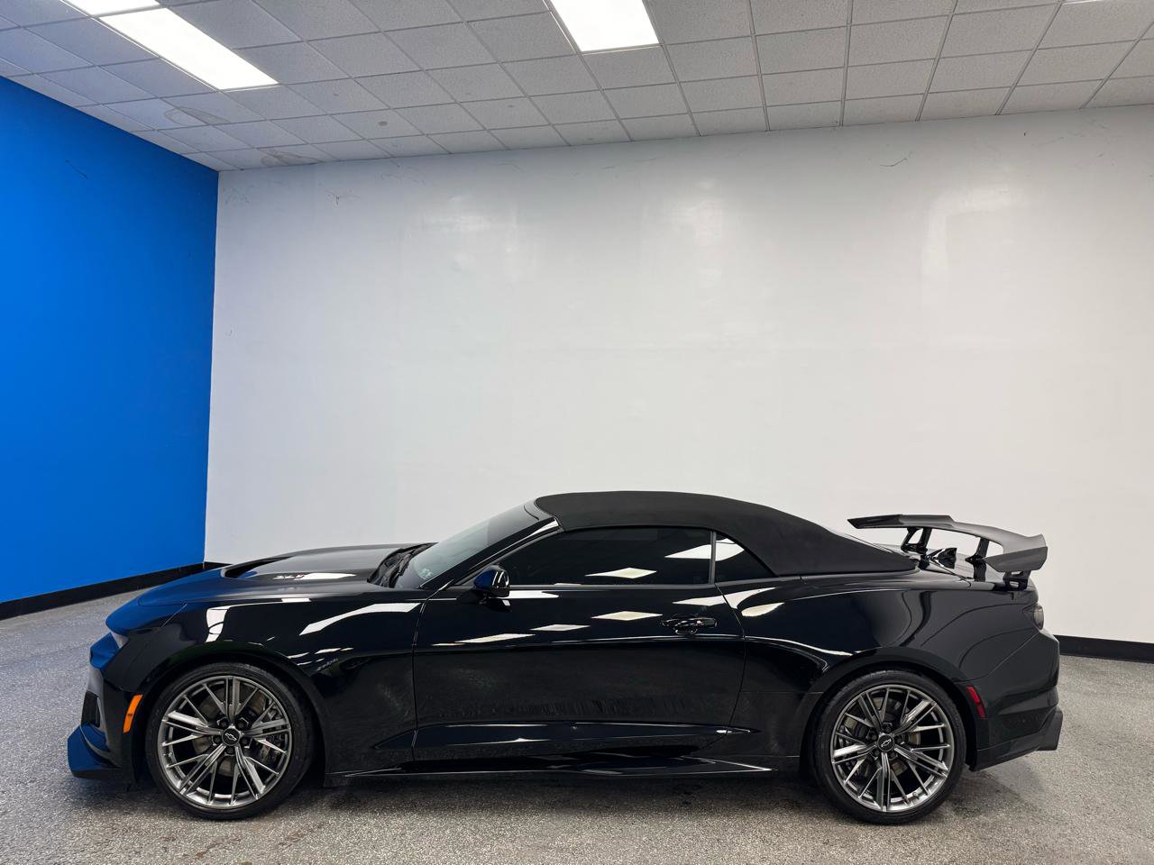 Used 2022 Chevrolet Camaro ZL1 RWD image 6