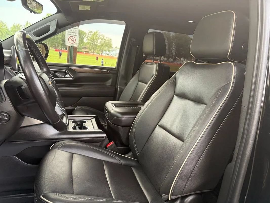 Used 2022 Chevrolet Suburban Premier w/ Premium Package AWD/4WD image 16