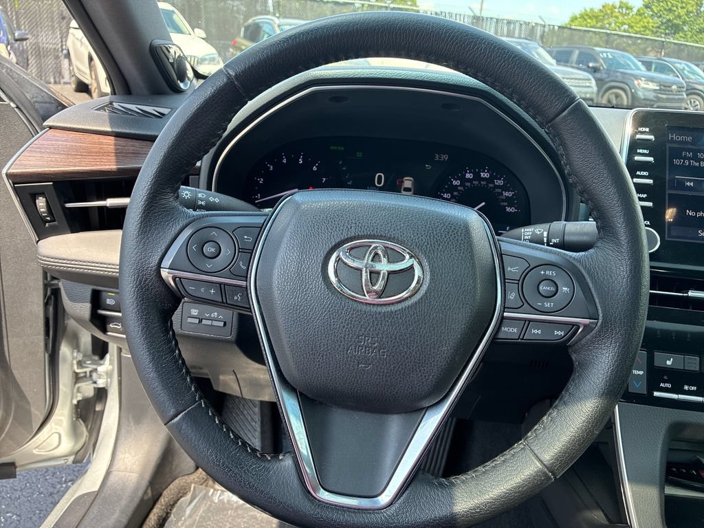 Used 2021 Toyota Avalon XLE w/ Moonroof Package FWD image 12