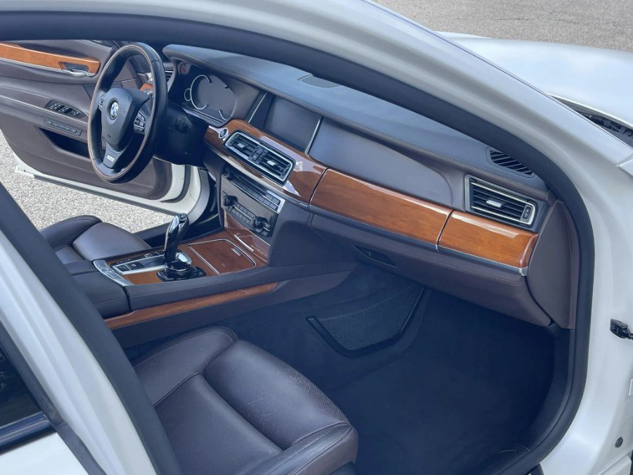 Used 2014 BMW 760Li RWD image 30