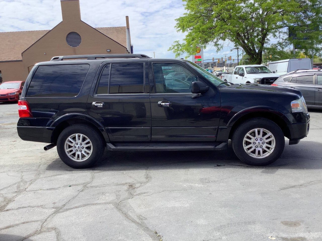Used 2013 Ford Expedition XLT w/ HD Trailer Tow Pkg AWD/4WD image 14