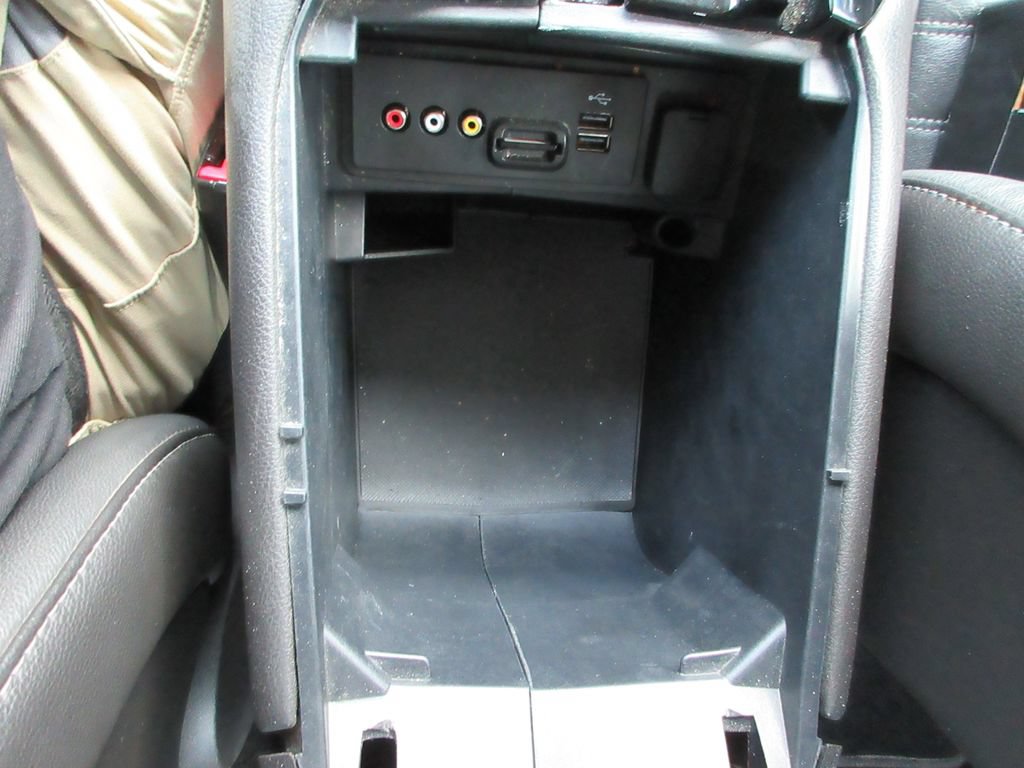 Used 2015 Ford Fusion SE w/ Equipment Group 202A FWD image 27