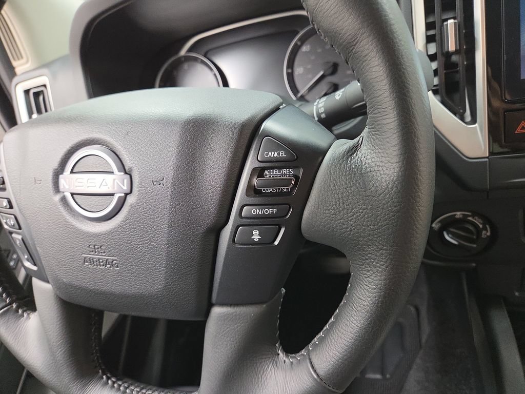 Used 2025 Nissan Frontier SV w/ SV Convenience Package AWD/4WD image 17
