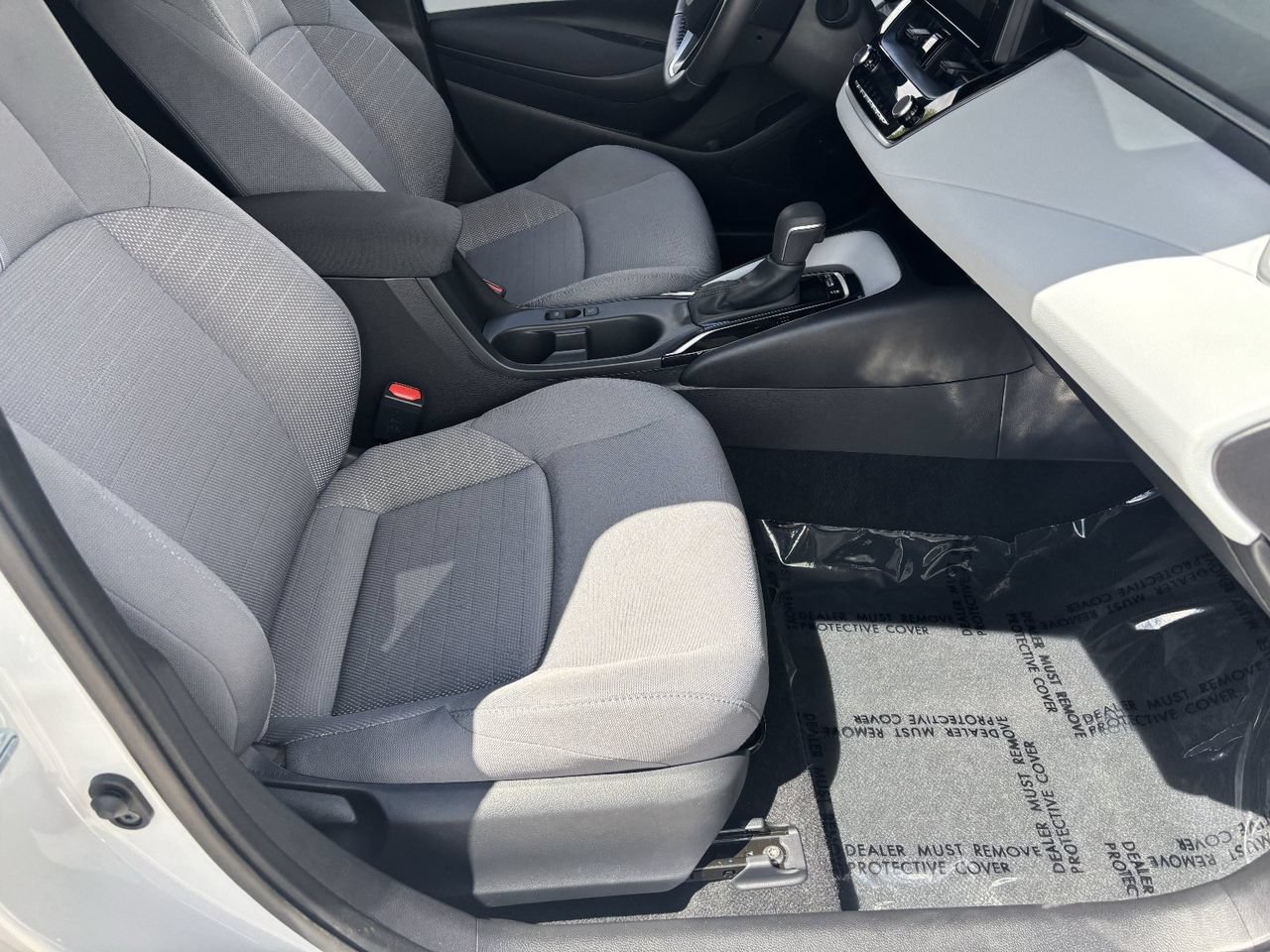 Used 2026 Toyota Corolla SE w/ Carpet Mat Package (TMS) FWD image 9