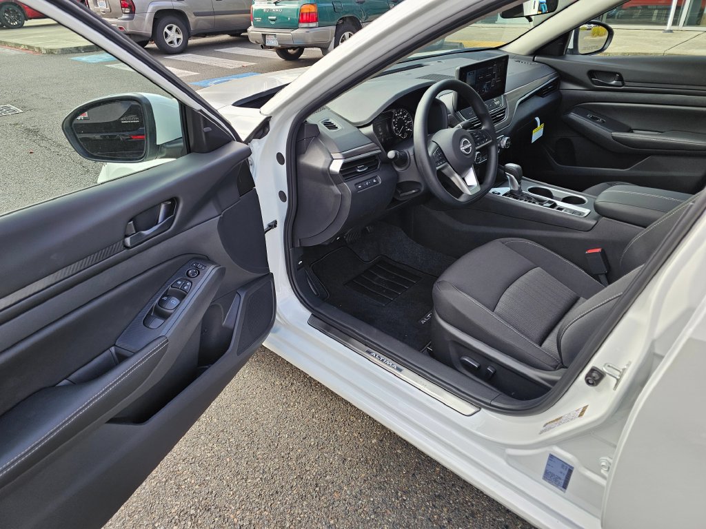 New 2026 Nissan Altima 2.5 SV w/ SV Special Edition Package AWD/4WD image 15