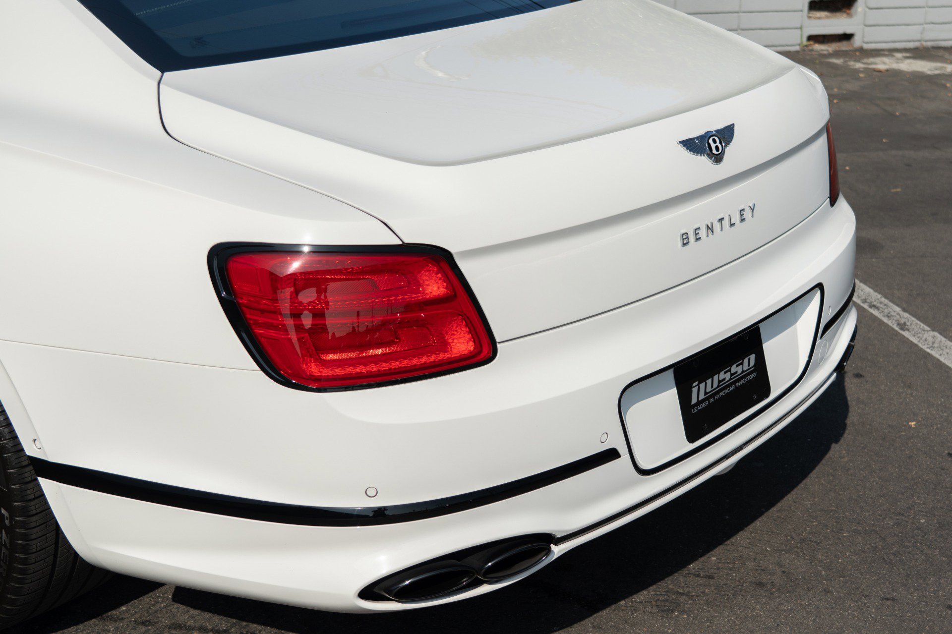 Used 2024 Bentley Flying Spur V8 image 28