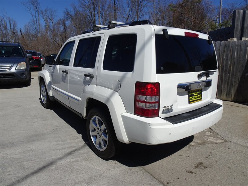 Used 2010 Jeep Liberty Limited w/ Tire & Wheel Group AWD/4WD image 8