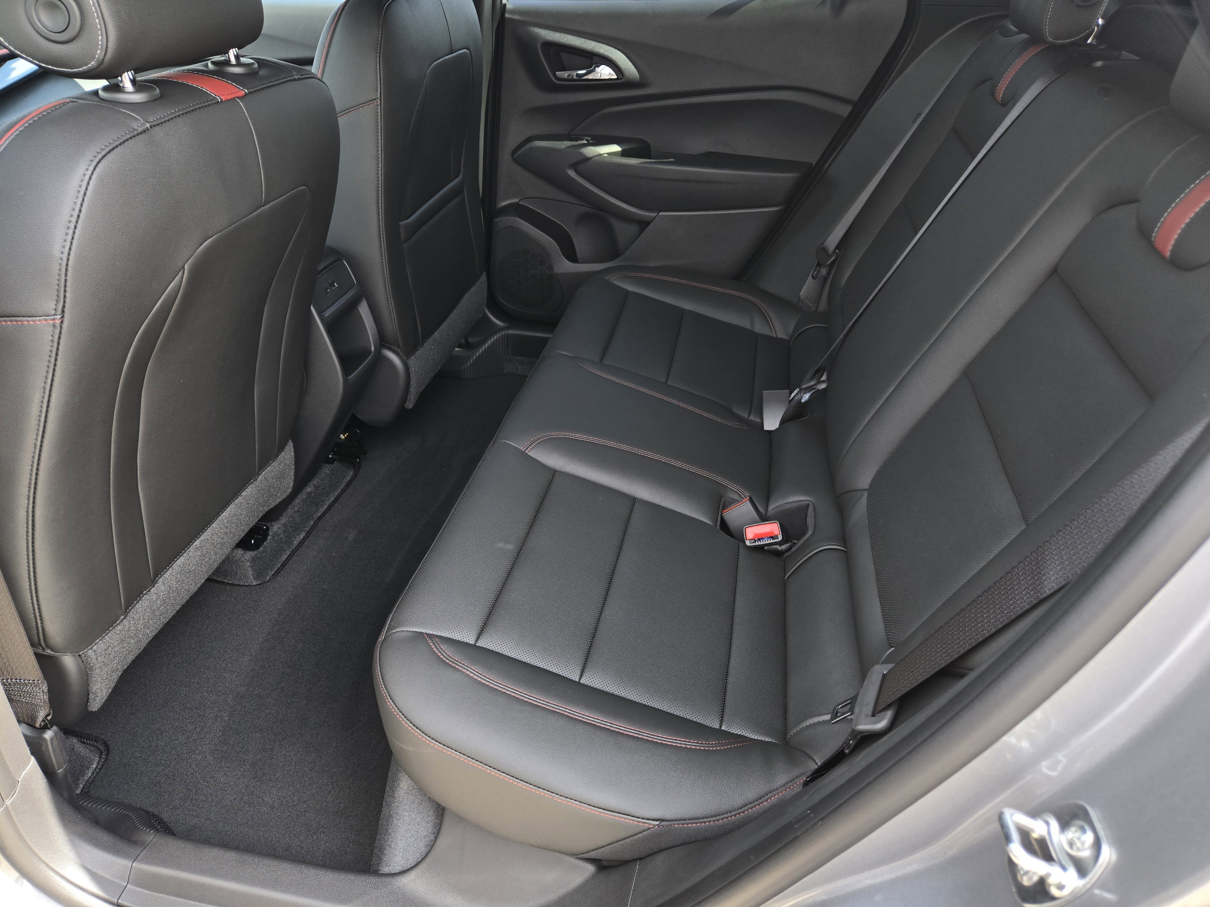 New 2026 Chevrolet Trax RS w/ Sunroof Package image 20