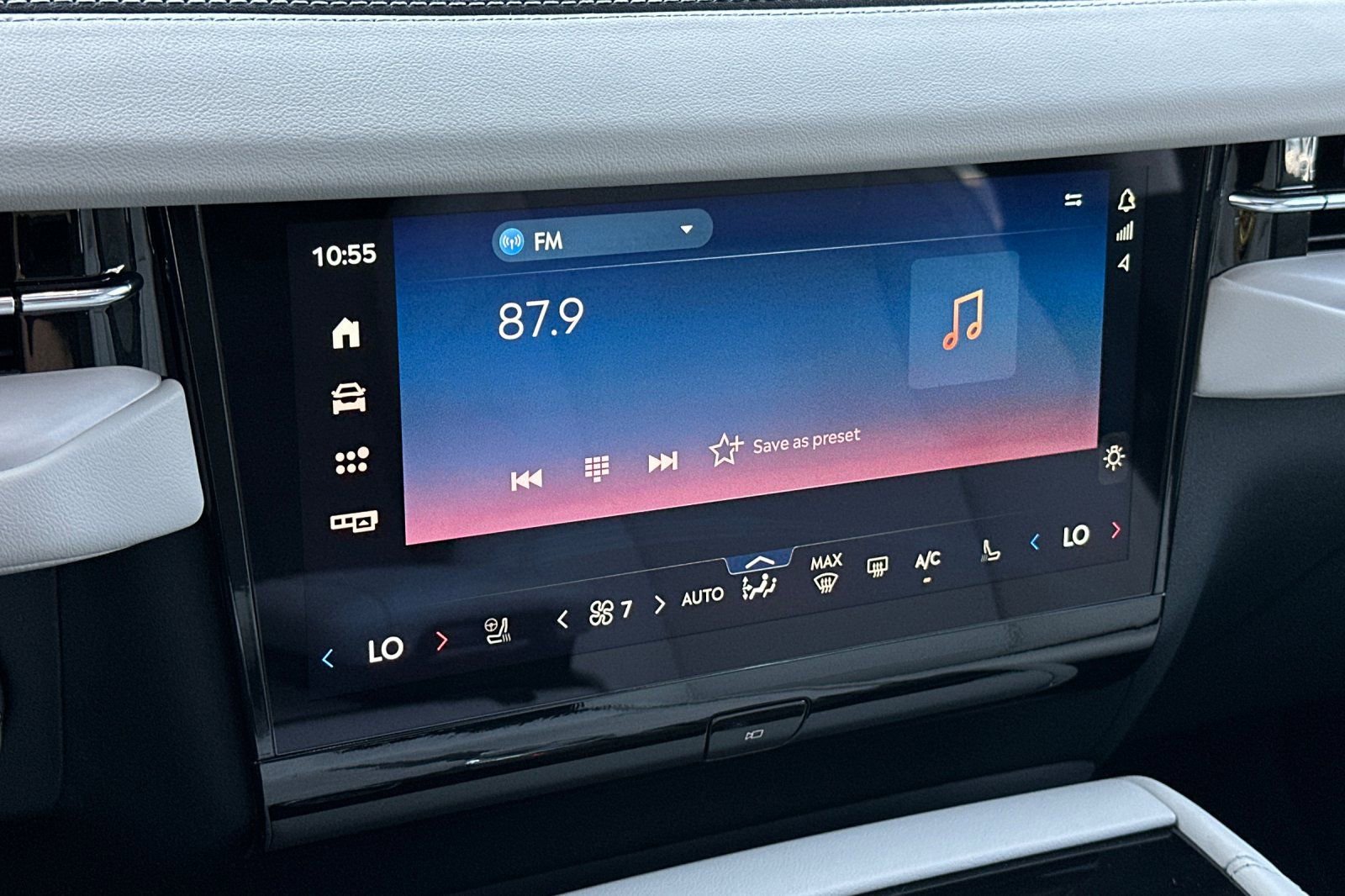 New 2026 Lincoln Navigator Reserve AWD/4WD image 18