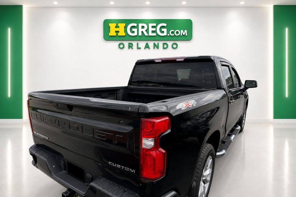 Used 2020 Chevrolet Silverado 1500 Custom w/ Custom Value Package AWD/4WD image 2
