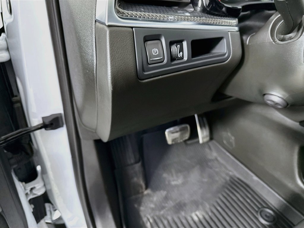 Used 2024 Cadillac XT5 Sportv w/ LPO, Floor Liner Package AWD/4WD image 10