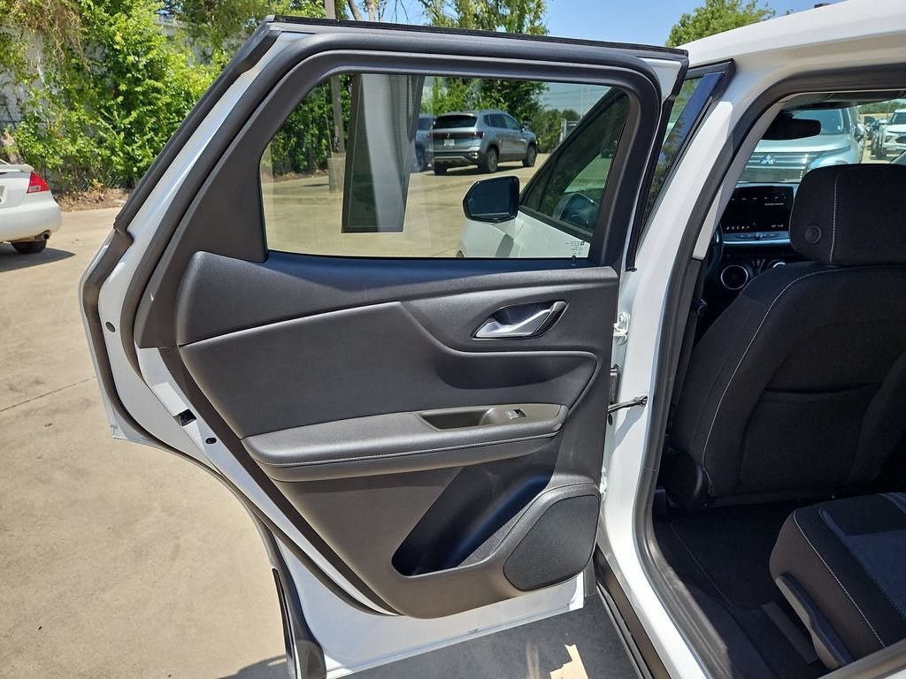 Used 2025 Chevrolet Blazer LT AWD/4WD image 27