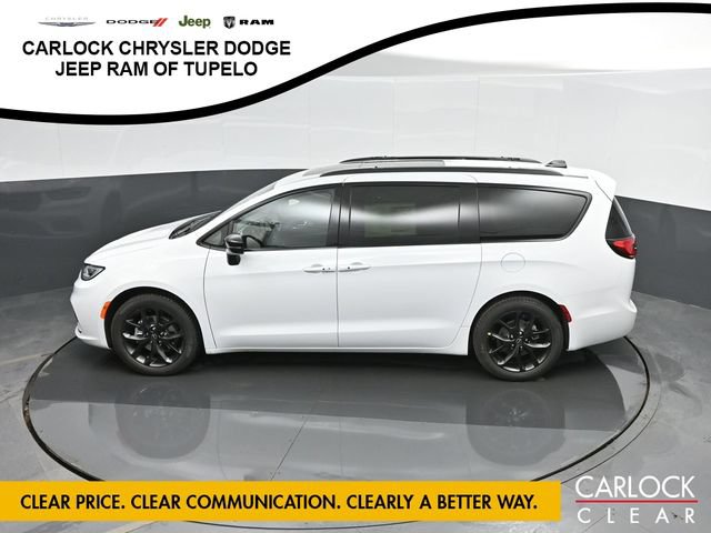 New 2026 Chrysler Pacifica Limited FWD image 58