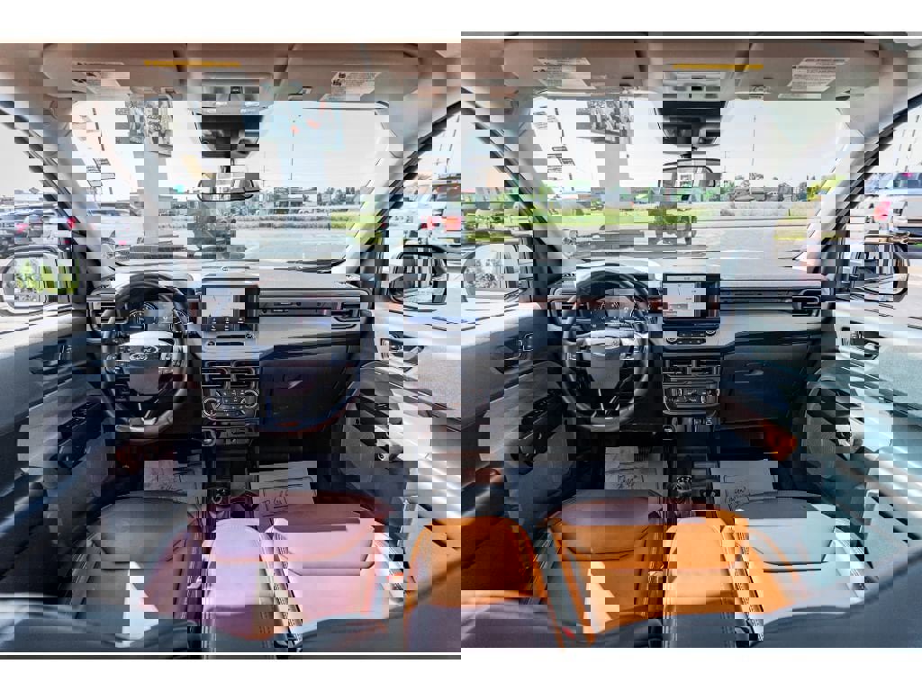 Used 2023 Ford Maverick Lariat w/ Lariat Luxury Package image 10