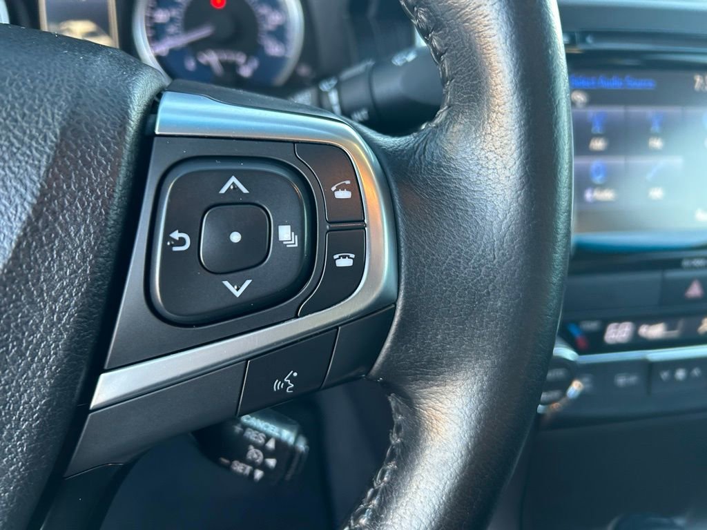 Used 2016 Toyota Camry XLE image 21