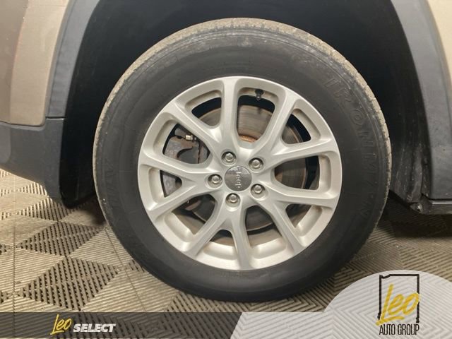 Used 2016 Jeep Cherokee Latitude w/ Comfort/Convenience Group image 23