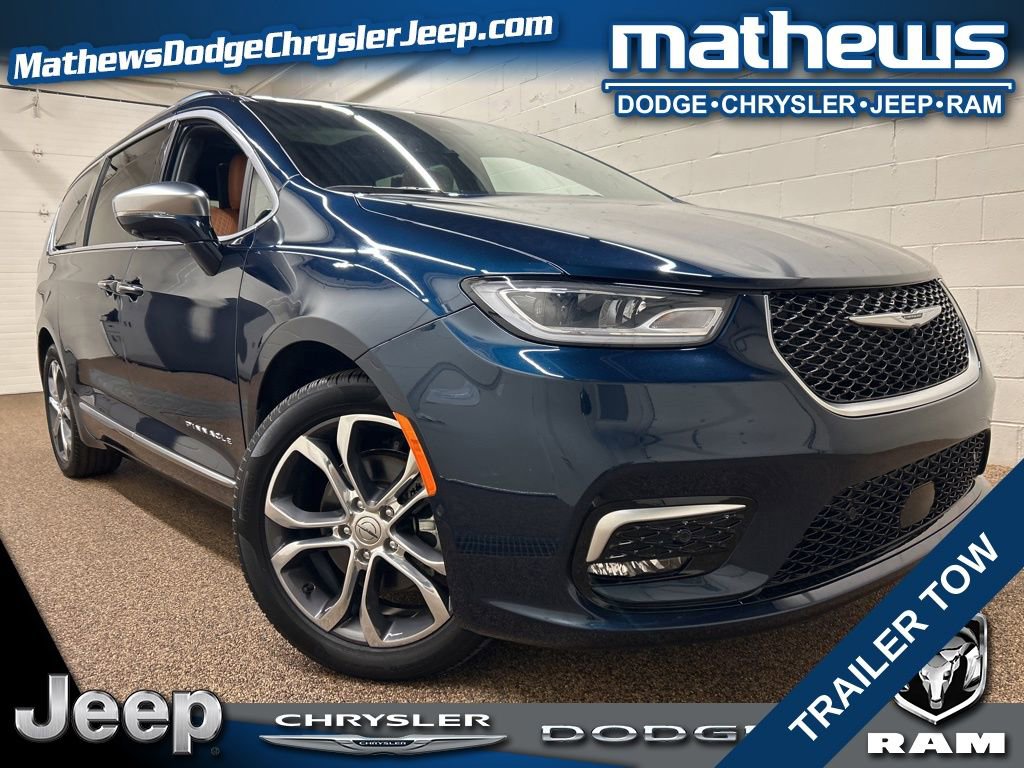 Used 2024 Chrysler Pacifica Pinnacle w/ Trailer Tow Group