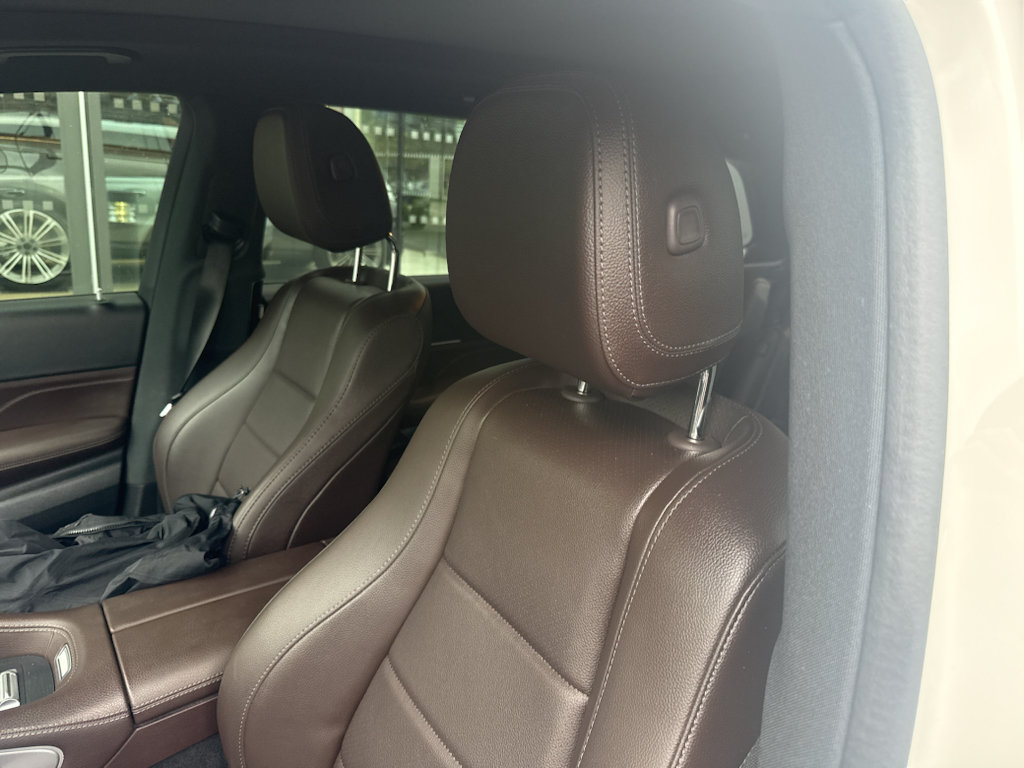 Used 2022 Mercedes-Benz GLS 450 4MATIC image 10