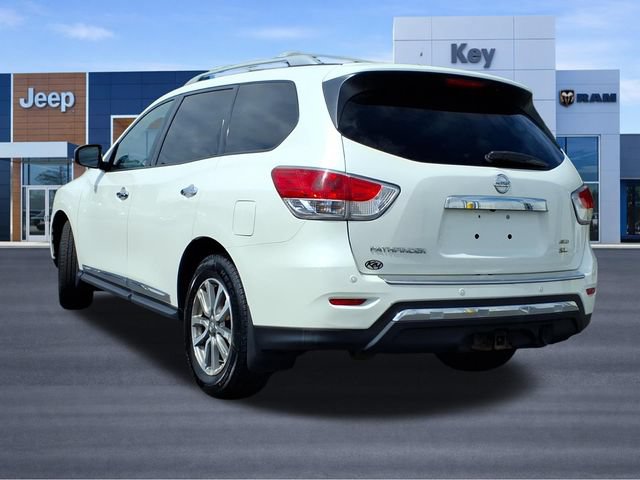 Used 2016 Nissan Pathfinder SL w/ SL Tech Package AWD/4WD image 4