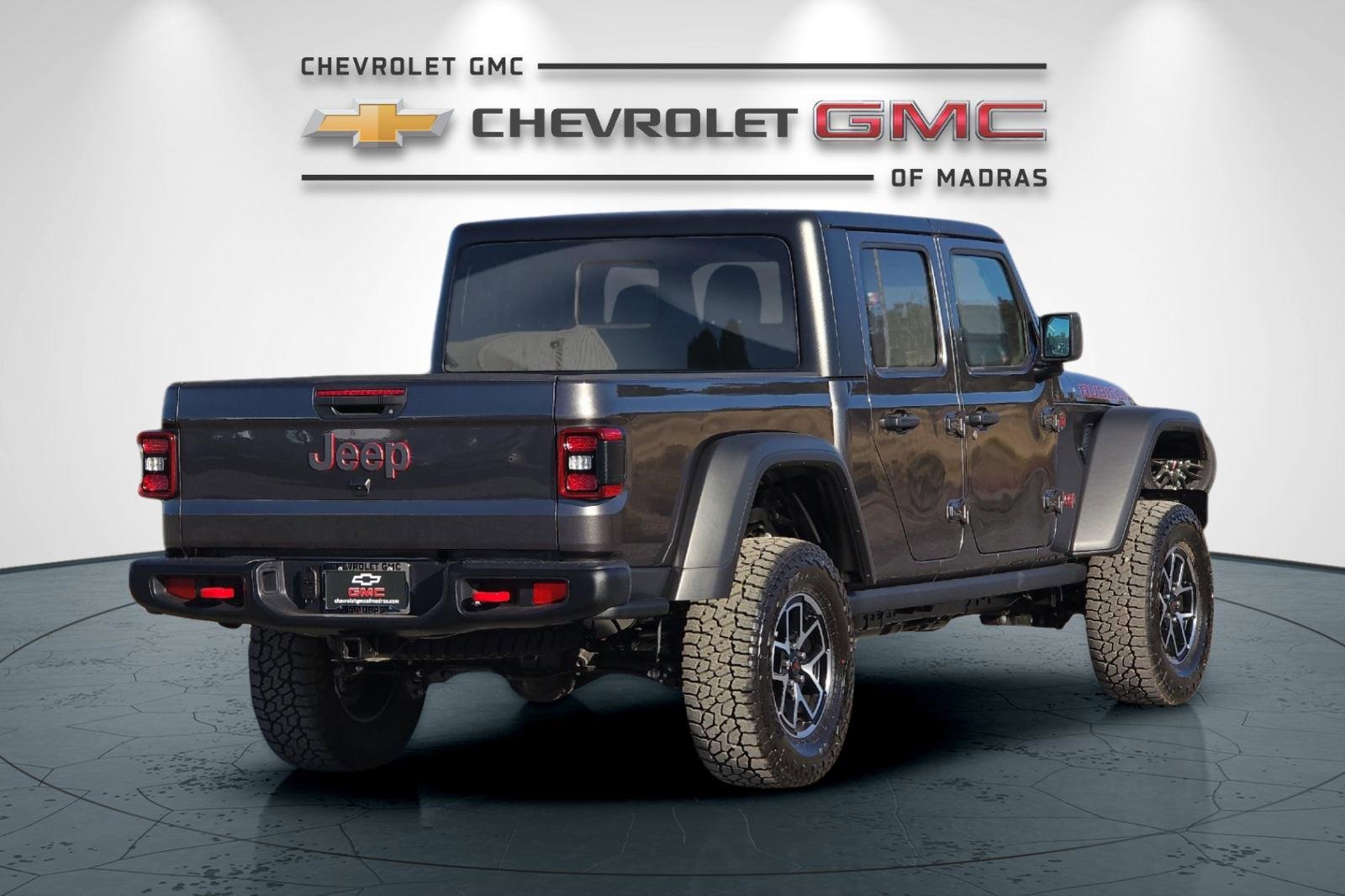 Used 2025 Jeep Gladiator Rubicon w/ Convenience Group image 3