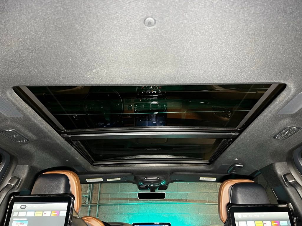 Used 2023 Lincoln Navigator Reserve AWD/4WD image 5