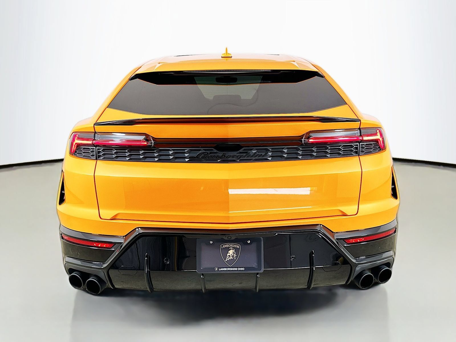 Used 2025 Lamborghini Urus SE AWD/4WD image 6
