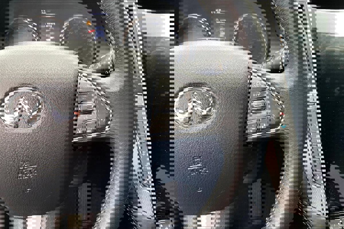 Used 2015 INFINITI Q50 Premium w/ Navigation Package image 19